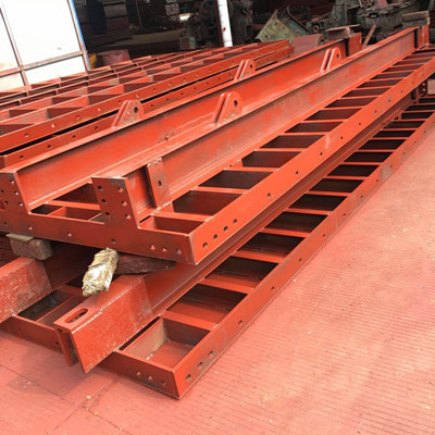 护栏模板厂家关于钢模板分�c�d��(qi��ng)使用注意事项提醒